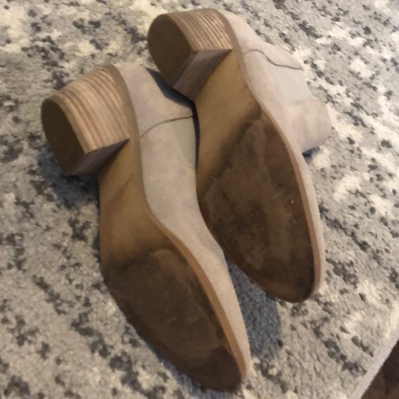 Marc Fisher grey booties size 8.5 - Picture 3 of 5